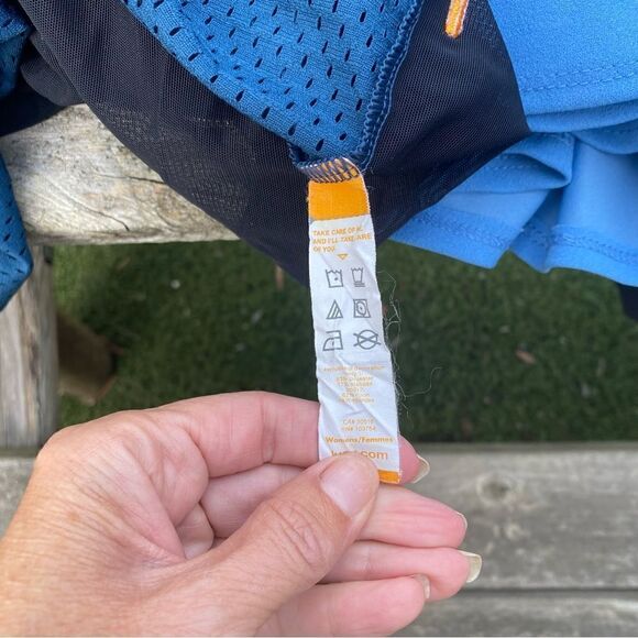 Lucy Blue & Black Mesh Athletic/Activewear Short Sleeve Top. Size Small. EUC! - Picture 5 of 6